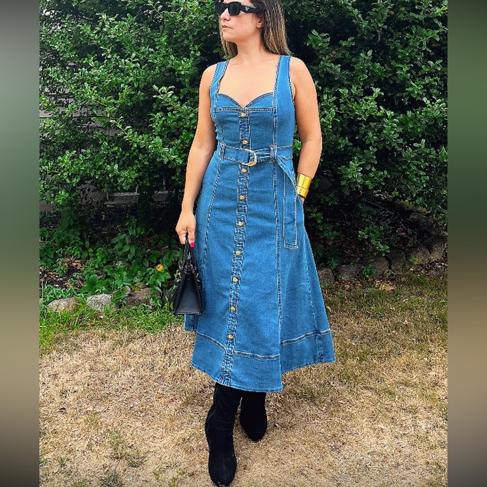 Spring 🌺 NWT HOUSE OF HARLOW MIDI DENIM DRESS 6
🚨 My prices are firm no discount - Picture 2 of 12